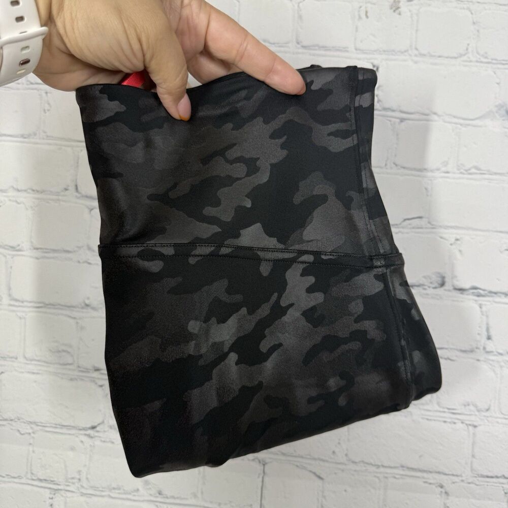 Spanx Look at Me Seemless Leggings Women Large Camo High Waist Tummy Control